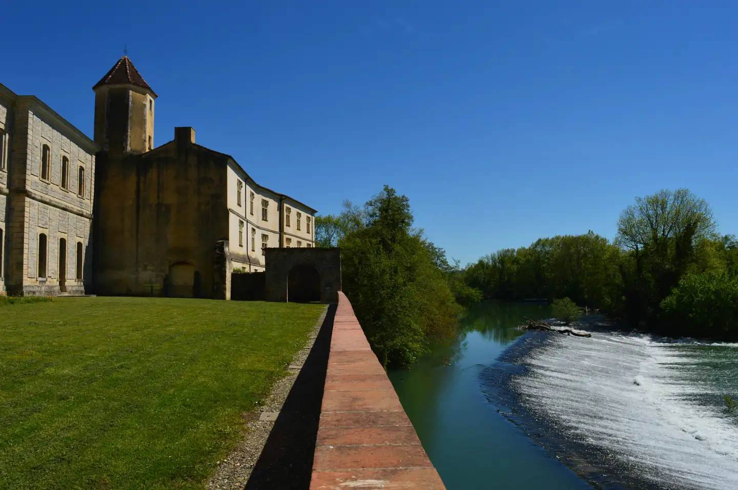 Abbey Falls – A Waterfall in the lap of Nature