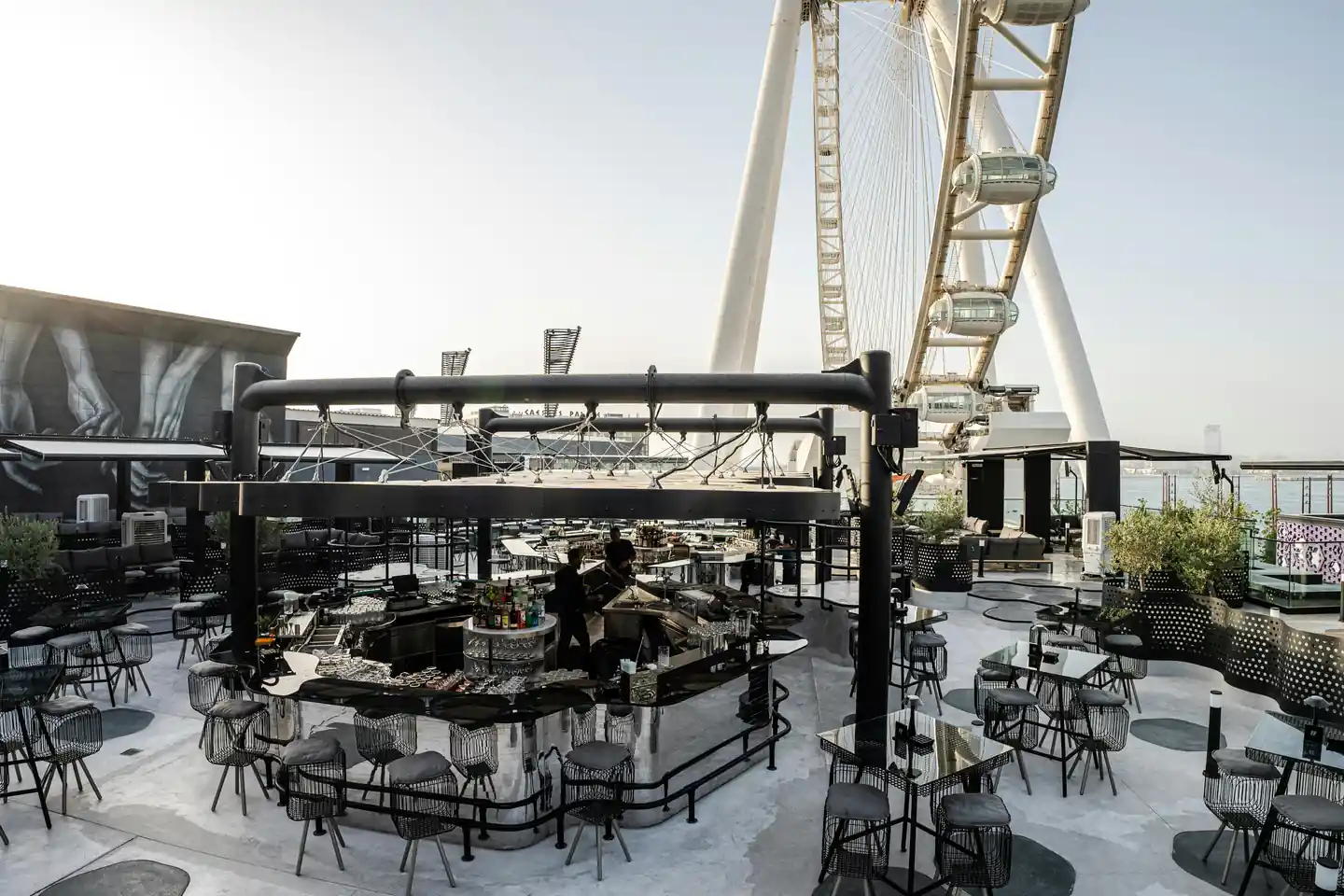 Experience Dubai Nightlife
