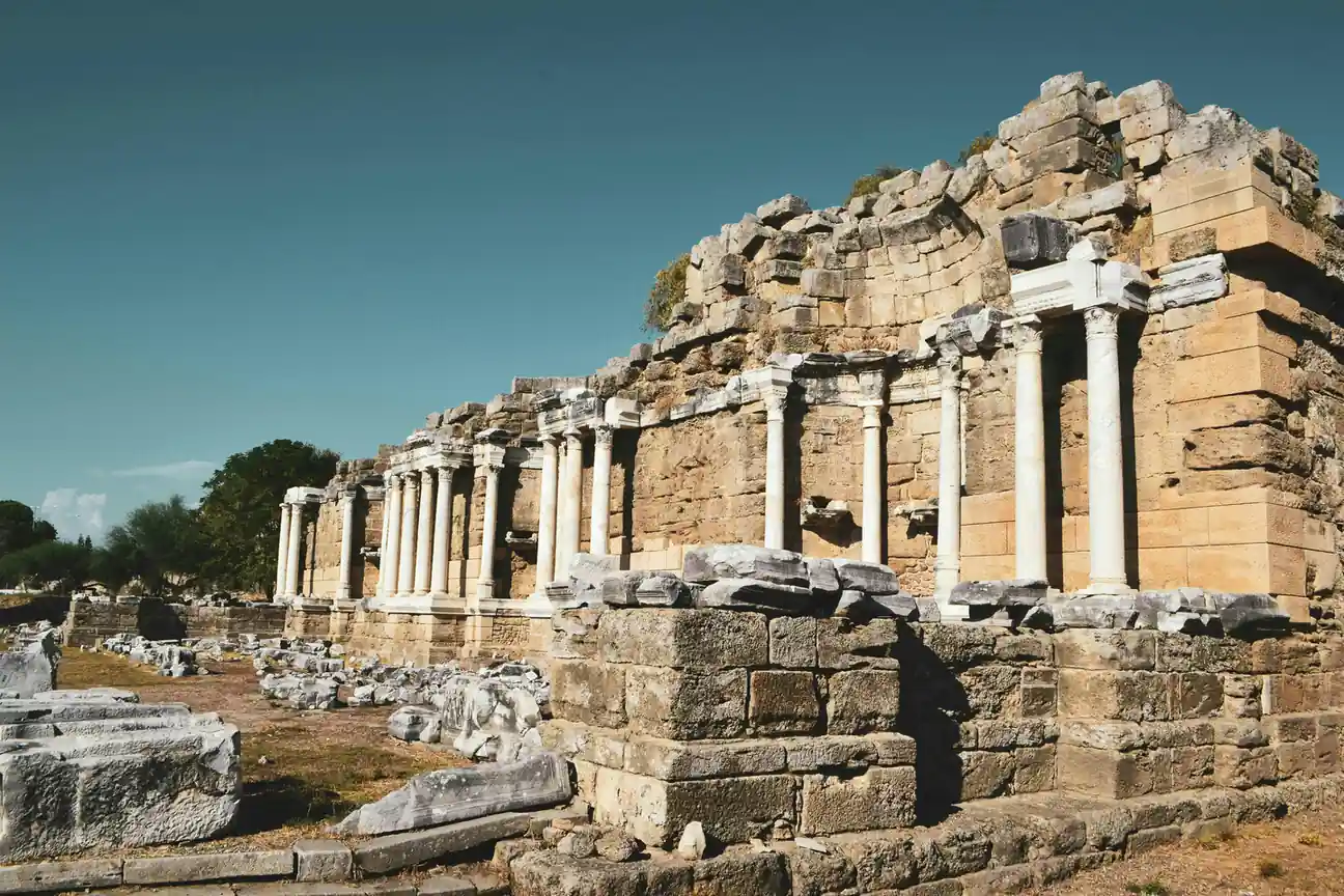 Discover Historic Landmarks and Sites - Budget-Friendly