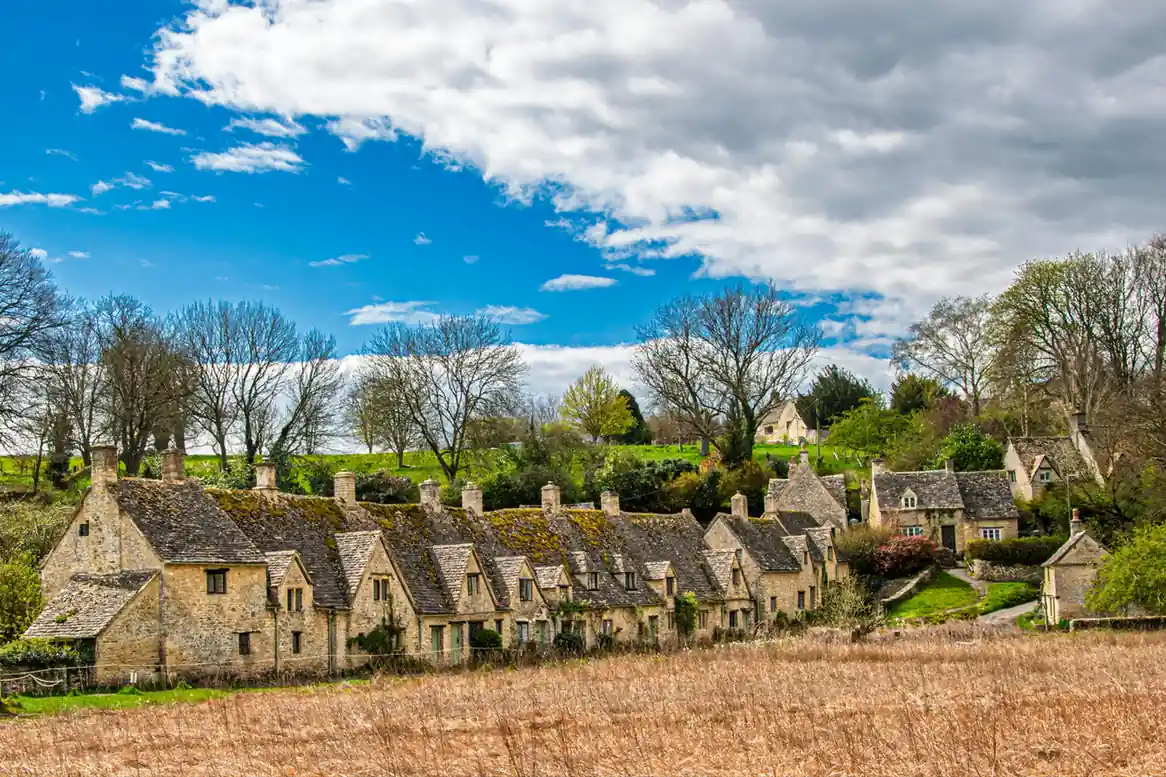 Explore the Enchanting Cotswolds