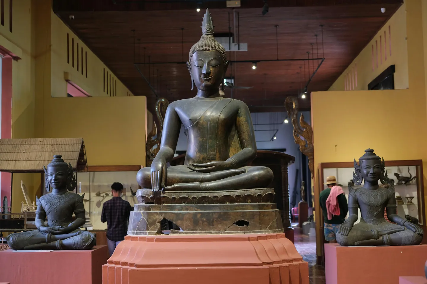 Buddha Tooth Relic Temple and Museum - Most Famous Monuments and Landmarks