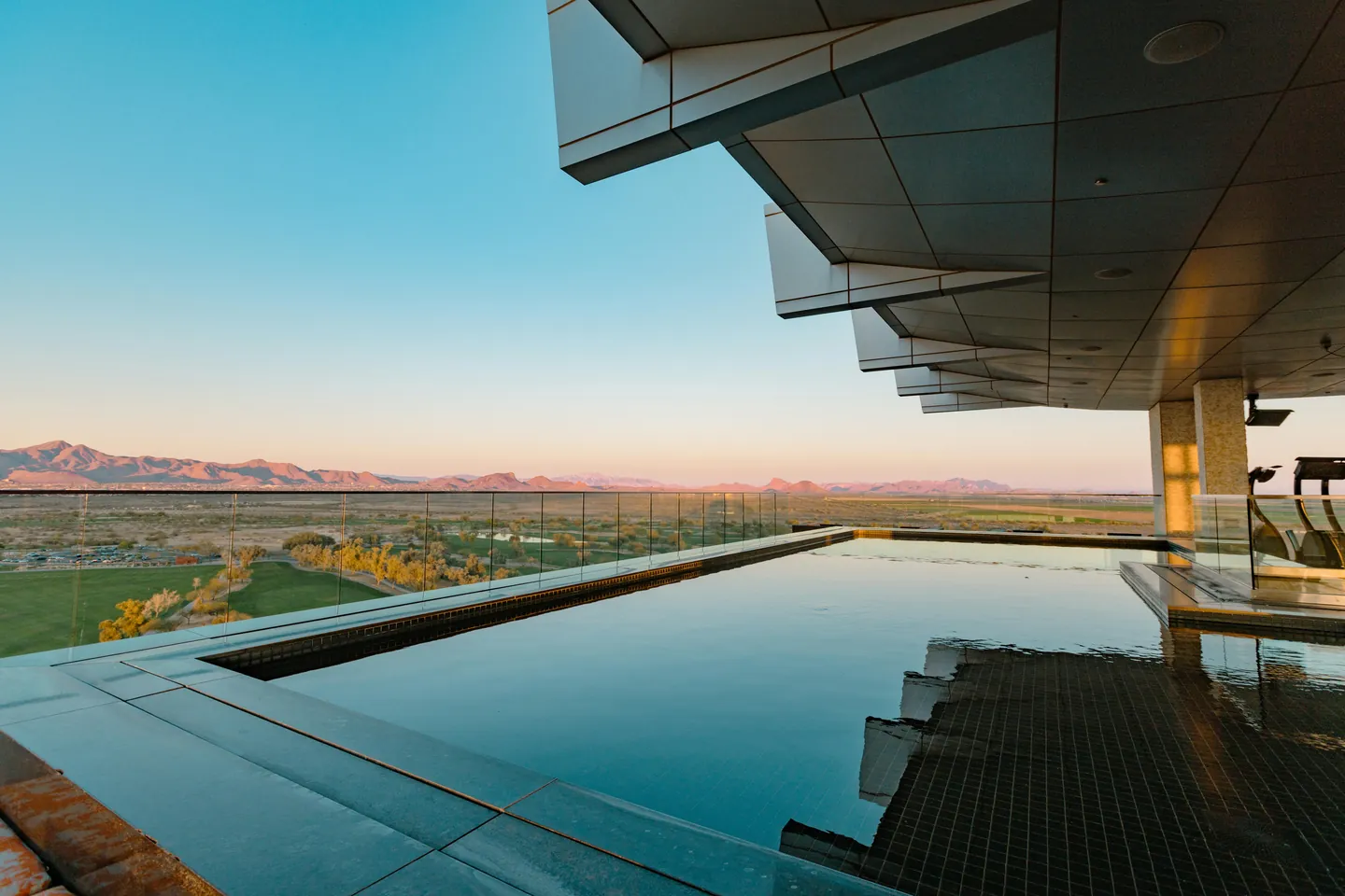 Aura Skypool – Highest 360-Degree Infinity Pool