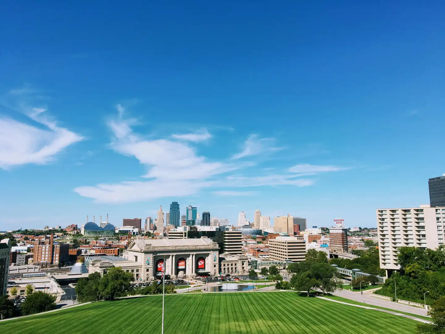 Experience Kansas City, Missouri - Road trip