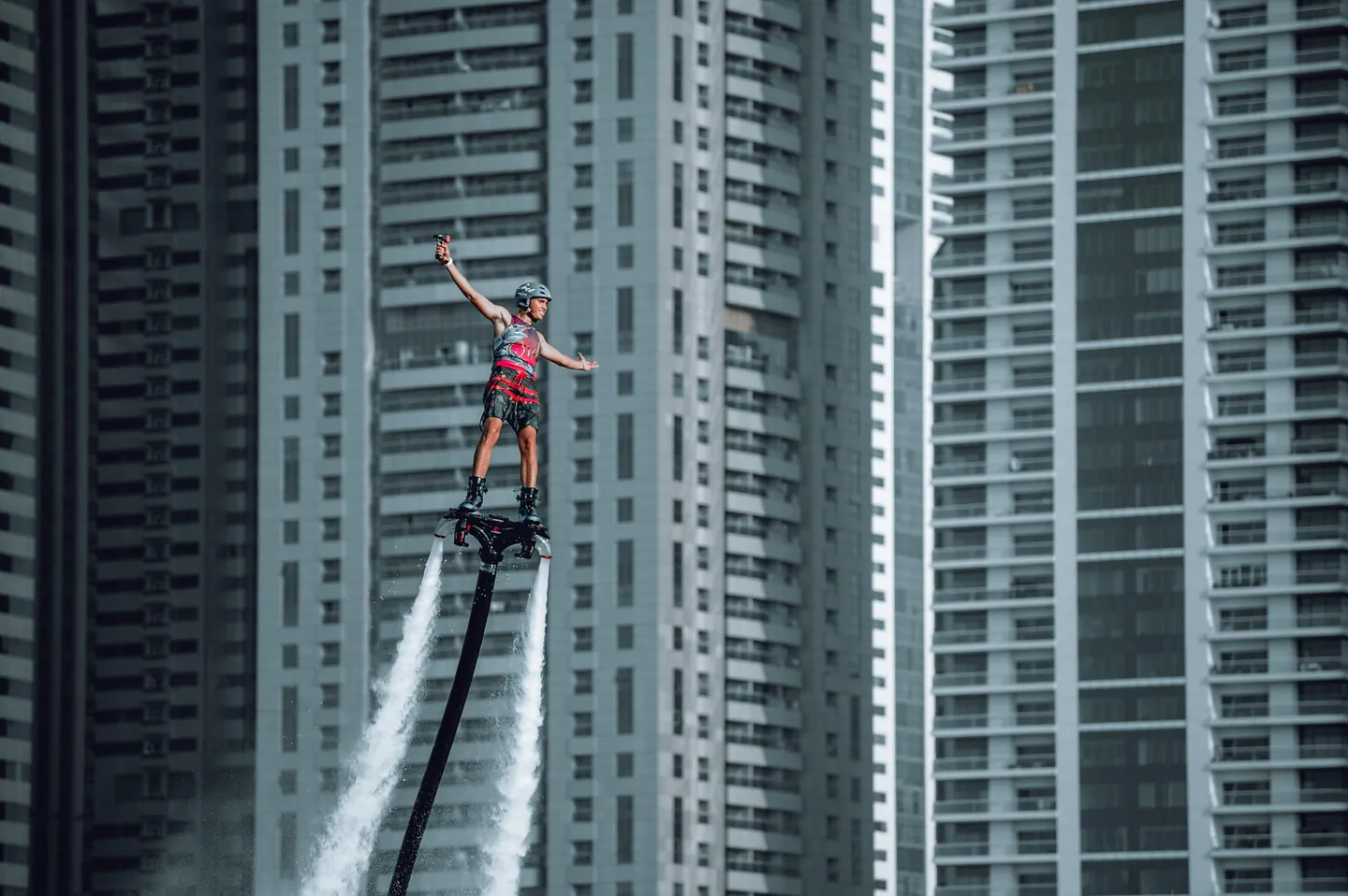 Flyboarding in Dubai Marina