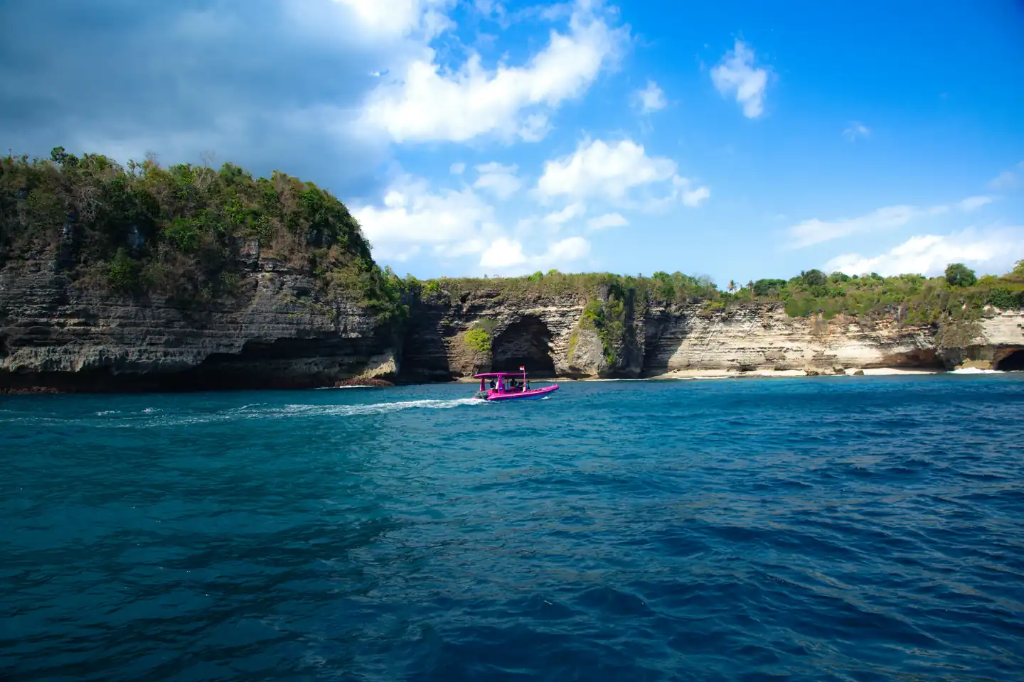Island Hopping Adventure – Nusa Penida or Nusa Lembongan