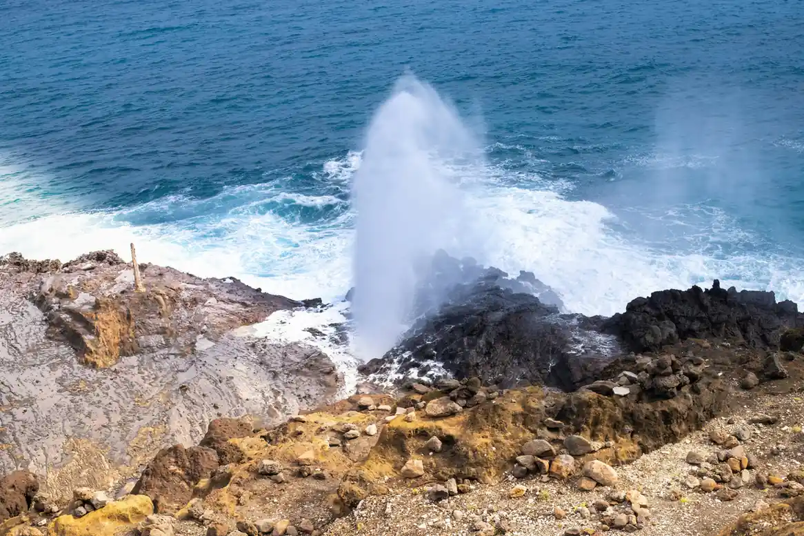 West Salalah – Beaches & Blowholes
