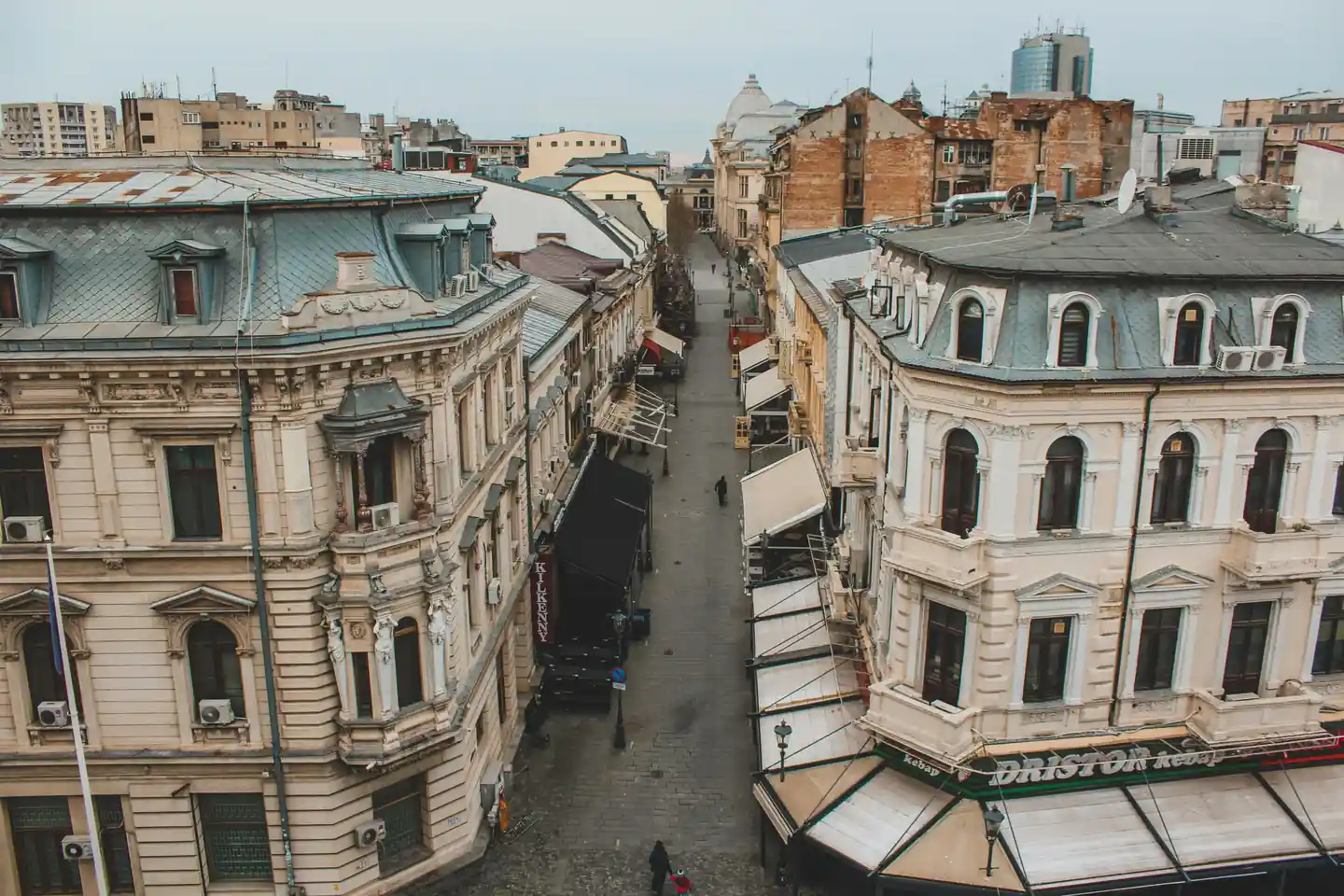 Go back to Bucharest through IaSi or Go on to Bulgaria