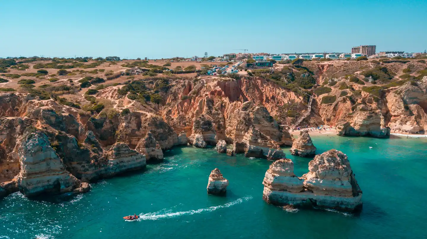 Algarve – Coastal Bliss and Adventure