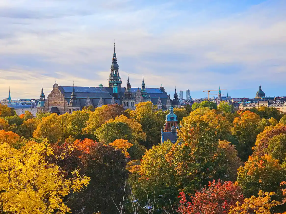 September to October and April: The Best Times to Explore the Whole Country