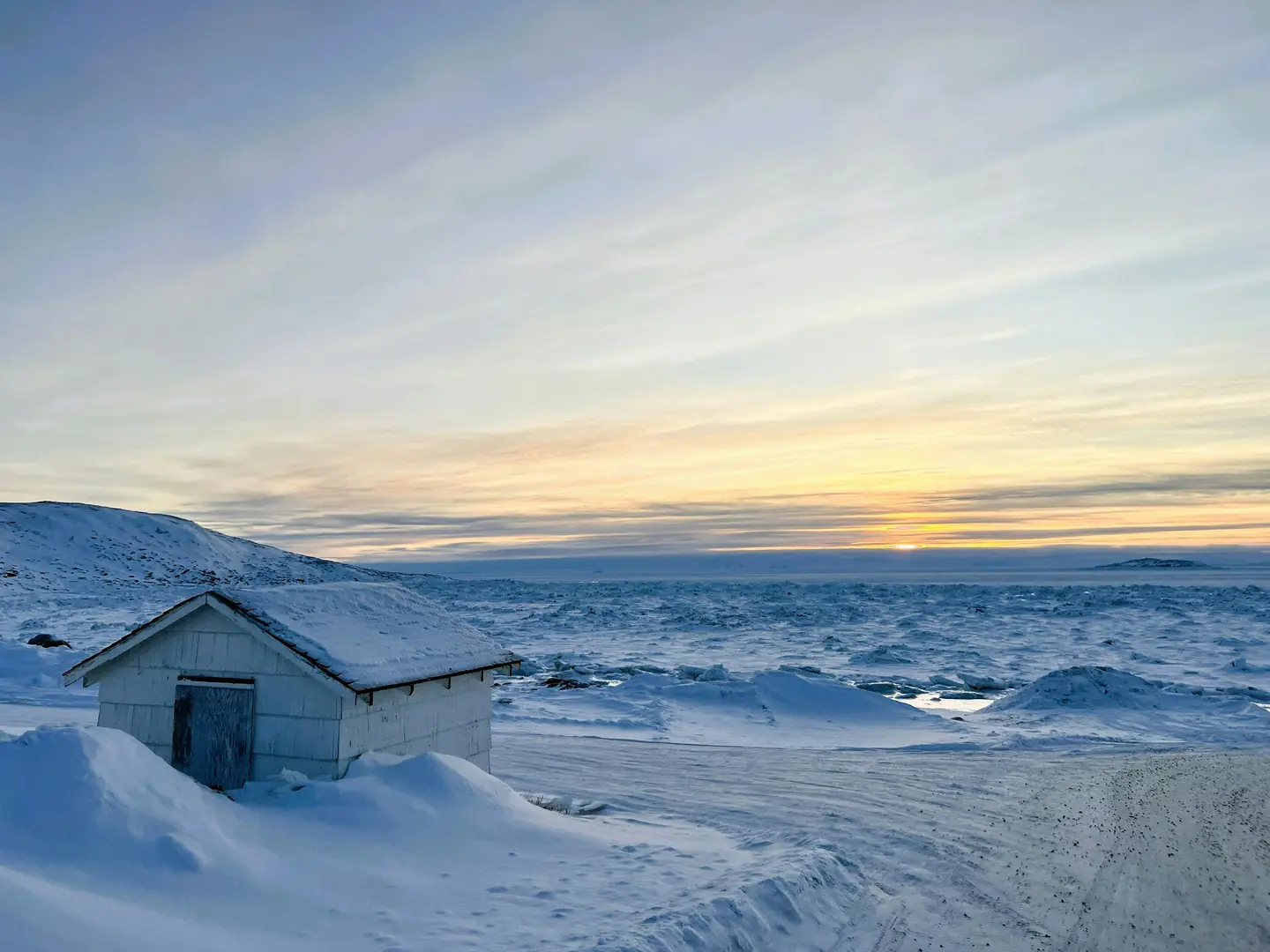 Akshayuk Pass, Nunavut