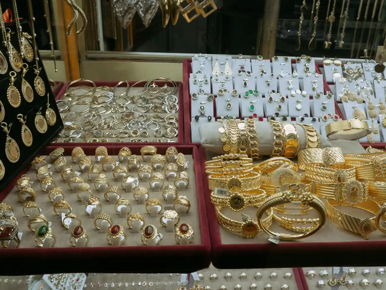 Things to buy in Saudi Arabia