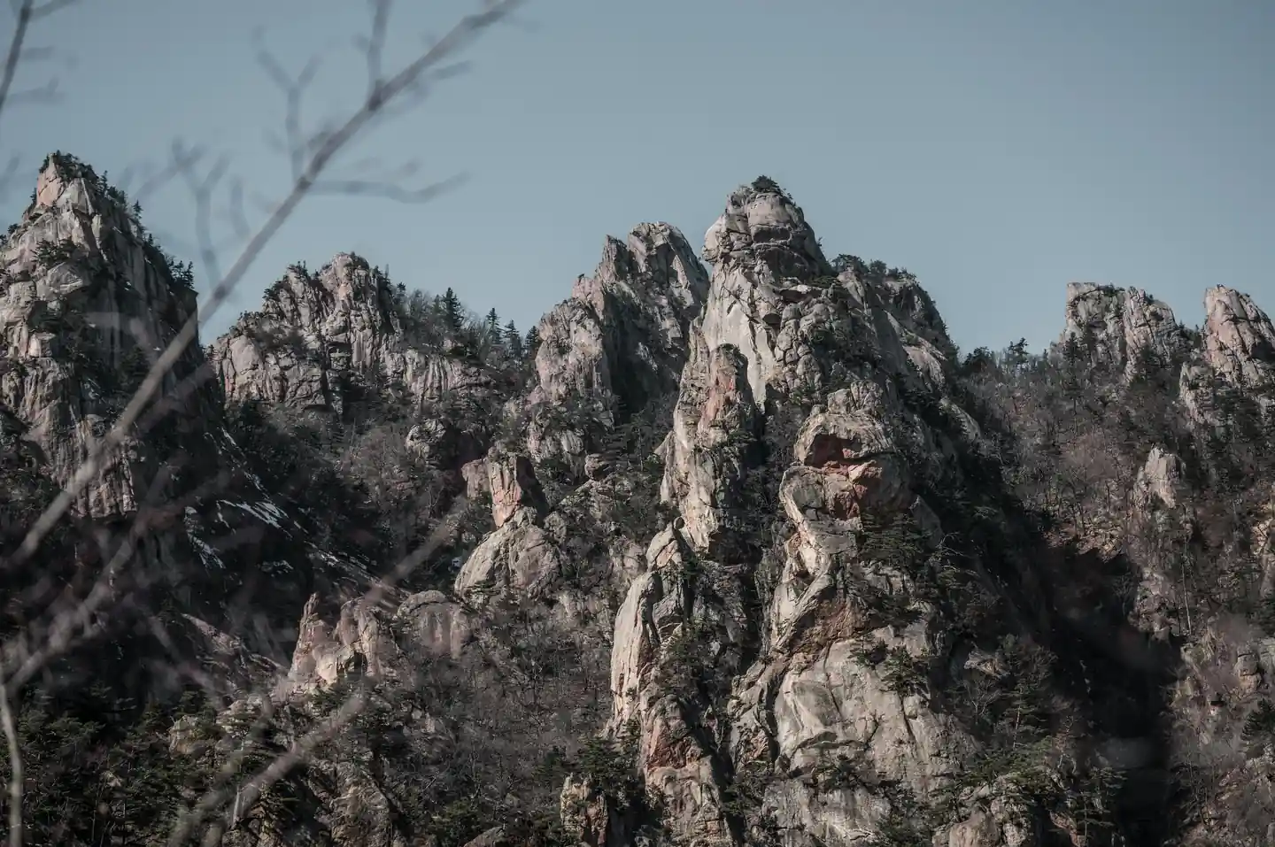 seoraksan national park â€“ dramatic mountain scenery