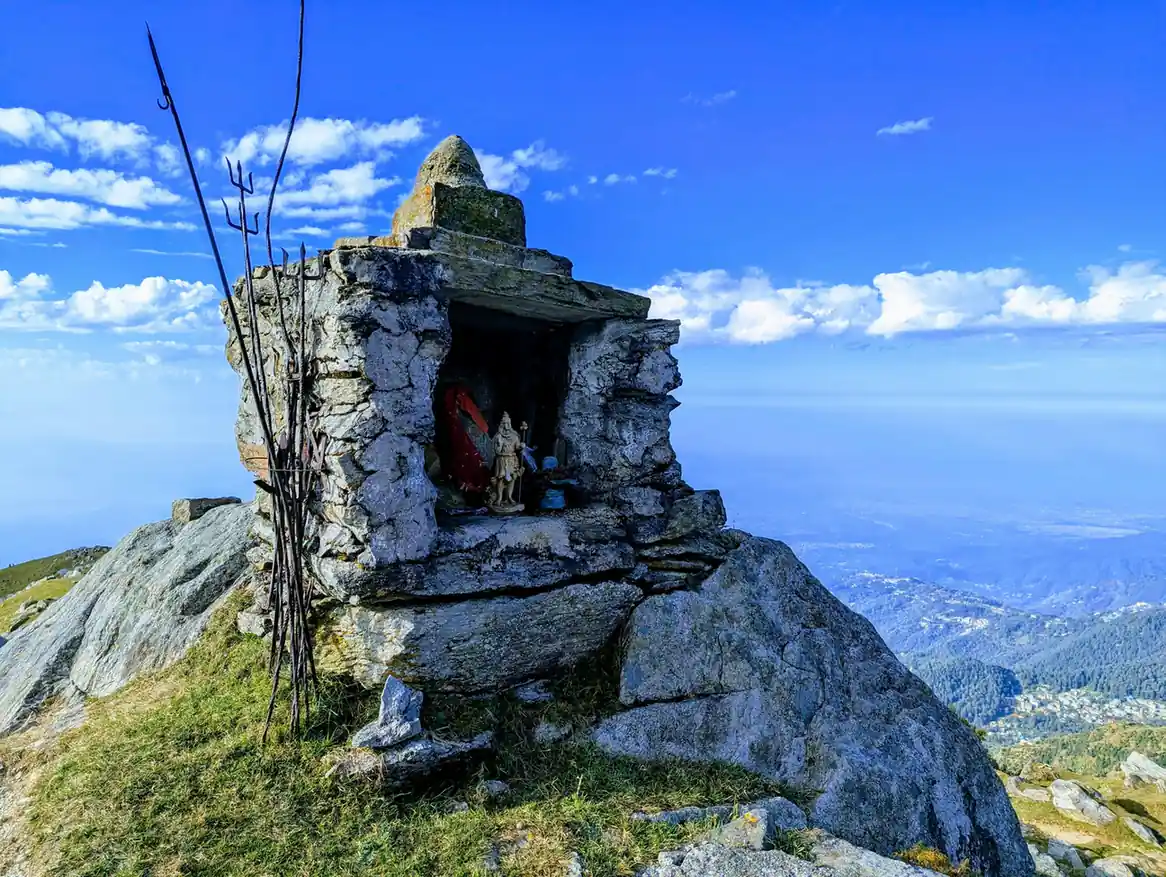 the shikoku 88 temple pilgrimage spiritual trekking