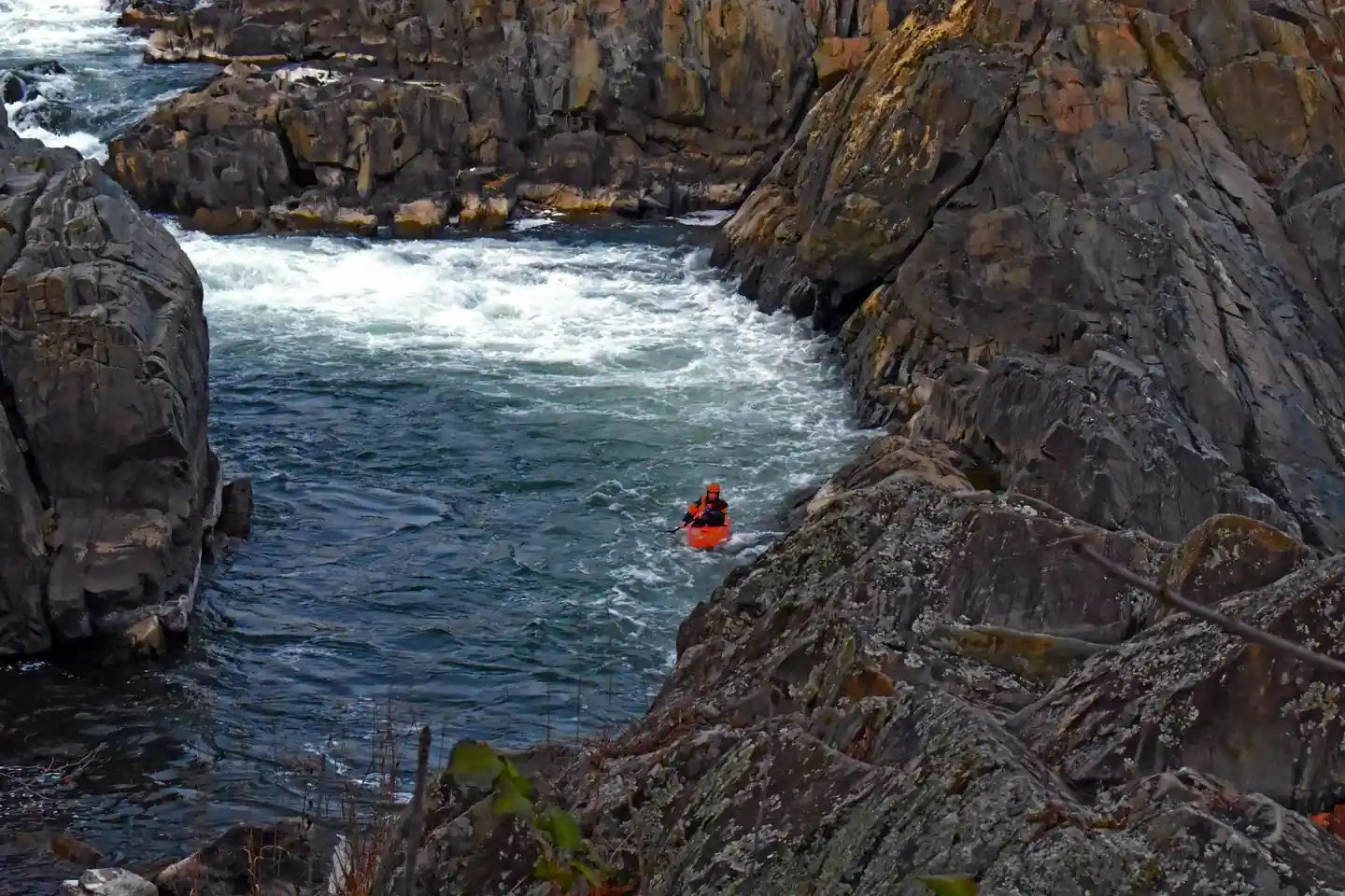white water kayaking in zanskar river
